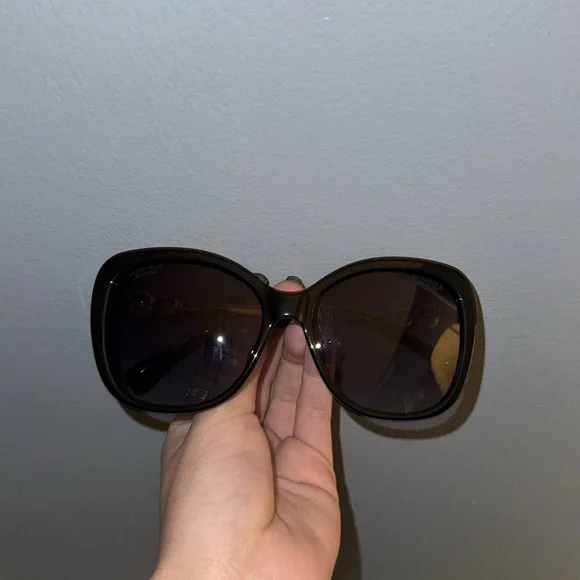 Chanel sunglasses!! - Picture 3 of 7